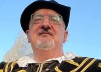 Malore fatale durante un’esibizione: addio a Andrea Sanna, tamburino e storico della Sartiglia