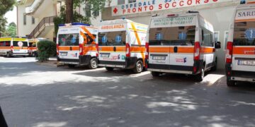 Caldo e afa a Cagliari, incubo al pronto soccorso: interminabili ore di attesa tra ambulanze e urla