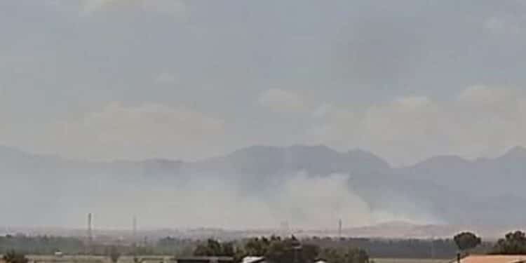 Paura a Villacidro, riparte l’incendio che due giorni fa ha divorato 500 ettari di vegetazione: in azione due Canadair