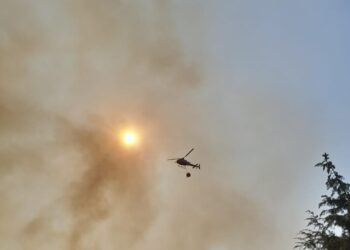 La Sardegna brucia ancora: gravissimi incendi a Teulada, San Gavino e Carloforte: zone turistiche minacciate