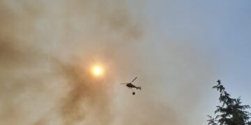 La Sardegna brucia ancora: gravissimi incendi a Teulada, San Gavino e Carloforte: zone turistiche minacciate