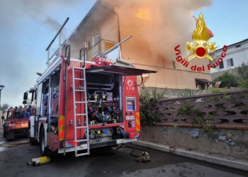 Paura a Portoscuso, fiamme in un’abitazione: salvati un 90enne e il figlio disabile