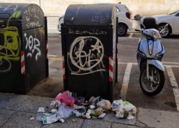 Emergenza rifiuti a Cagliari: “Siano impiegati gli extracomunitari di piazza del Carmine per ripulire”