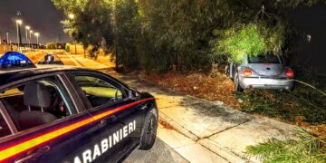 Inseguimento notturno sulla Ss 554, poi lo schianto: 33enne denunciato per guida in stato di ebbrezza