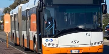 Cagliari: pulci, zecche, blatte e roditori via dai bus con maxi disinfestazione