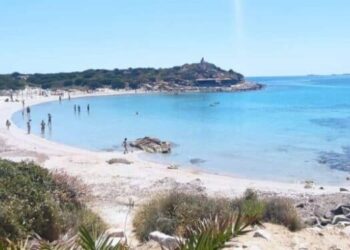 Polemica a Villasimius, in spiaggia con lo Spid? “Sì, ma solo per gli abbonati”