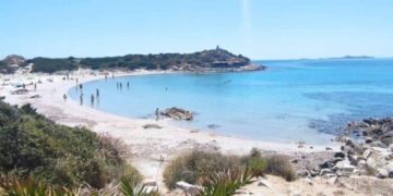 Polemica a Villasimius, in spiaggia con lo Spid? “Sì, ma solo per gli abbonati”