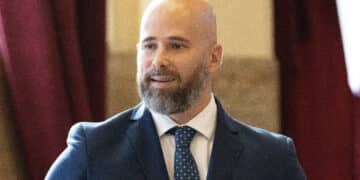 Cagliari, Mura:”Più senzatetto in strada, ma il centrosinistra pensa a cancellare il divieto di bivacco e accattonaggio”