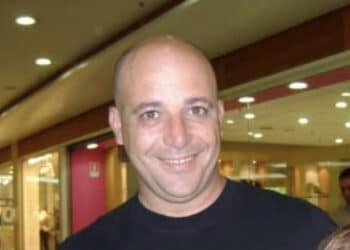 Lacrime a Cagliari per la morte di Enrico Tuveri, noto consulente finanziario: lascia la moglie e due figli