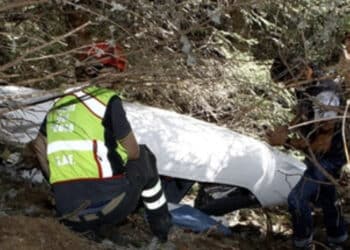 Aliante precipita in montagna, morto il pilota