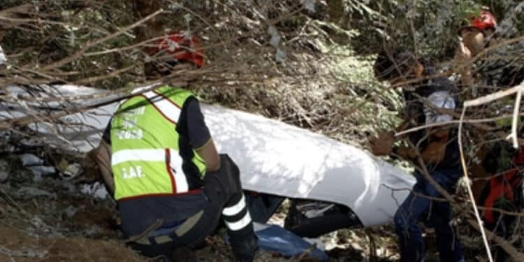 Aliante precipita in montagna, morto il pilota