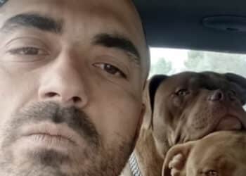 Incontra l’assassino del figlio libero dopo 5 anni e gli spara