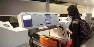 Controlli più veloci per chi vola in Italia e in Europa: niente documento d’identità al gate, basterà la carta d’imbarco