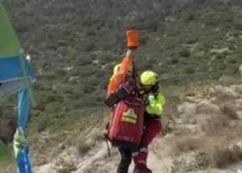 Sant’Antioco, malore in mare a Coaquaddus: bagnante trasportato d’urgenza a Cagliari con l’elisoccorso (VIDEO)