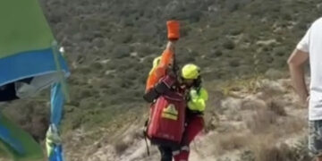 Sant’Antioco, malore in mare a Coaquaddus: bagnante trasportato d’urgenza a Cagliari con l’elisoccorso (VIDEO)