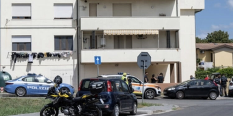 Tragedia familiare: guardia giurata spara alla moglie e poi si toglie la vita