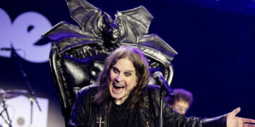 Addio alla leggenda dell’heavy-metal Ozzy Osbourne: aveva 76 anni