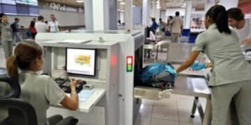 Aereo, via il limite dei 100ml e trasporto fino a 2 litri per il bagaglio a mano in Italia e in Europa: ecco dove