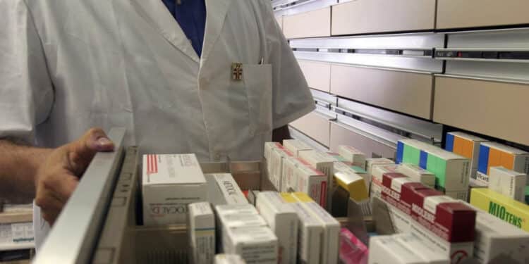 Sinnai, introvabile la fiala della vitamina b12 Doberin, la disperazione dei malati: “Non bastano le patologie, dobbiamo anche vivere con l’ansia“