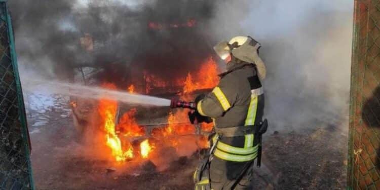 Lettera ai piromani della moglie di un vigile del fuoco: “Ogni giorno vivo con paura e angoscia”