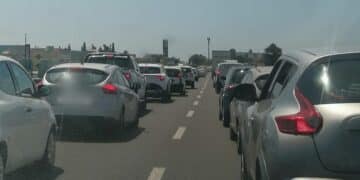 Incubo Ss 131, oltre 10 km di auto incolonnate sotto il sole verso Cagliari