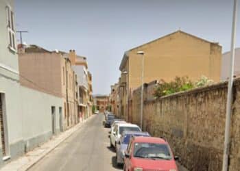 Infilzato dalla recinzione mentre la scavalca, grave un uomo a Quartu