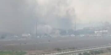 Serramanna accerchiata dalle fiamme: il fumo avvolge il paese, aria irrespirabile