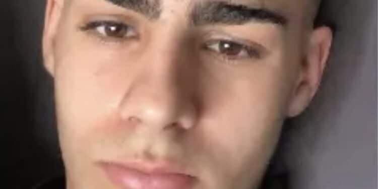 Matteo Loche era diventato parrucchiere solo qualche giorno fa: il dolore di Terralba per il 17enne morto in un incidente