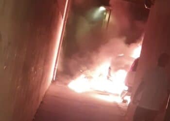 Paura a Selargius, due auto in fiamme nel cuore della notte