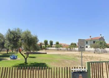 Cabras, piccola si perde e viene ritrovata al parco: l’abbraccio con i genitori