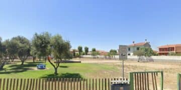 Cabras, piccola si perde e viene ritrovata al parco: l’abbraccio con i genitori