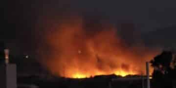 Assemini, la piaga degli incendi non si ferma: grosso rogo nei pressi di Ponti Nou