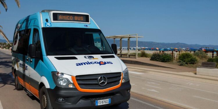 Cagliari, con Amicobus anziani e disabili al Poetto anche nei fine settimana