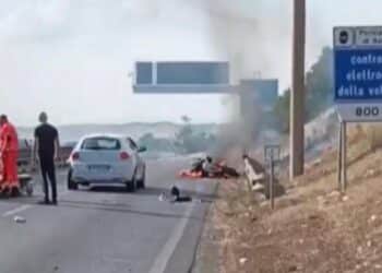 Terribile scontro fra moto e auto sulla 131 a Selargius: centauro 40enne gravissimo al Brotzu di Cagliari