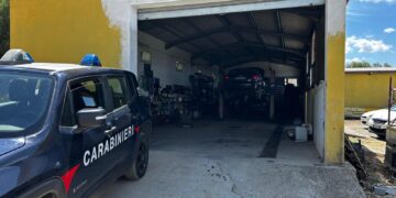 San Basilio, officina abusiva e discarica con rifiuti speciali: sequestro e maxi multa