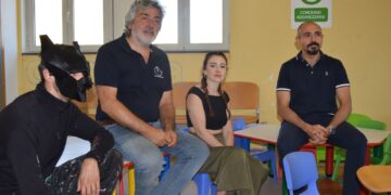 In carcere a Uta la sala d’attesa si colora con l’arte: la carezza di Manu Invisible ai figli dei detenuti