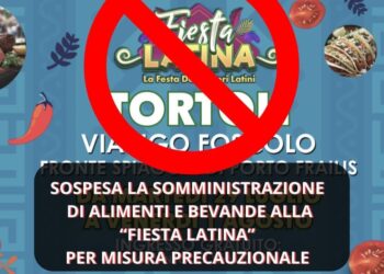 Tortolì vieta cibo e bevande alla Fiesta Latina: stop alle consumazioni dopo i casi di botulino registrati a Monserrato