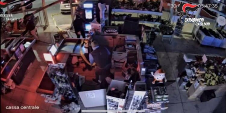 Maxi furto nella gioielleria di Omar Cara a Elmas, arrestati 3 uomini a Sassari: avevano tentato di rapinare anche un supermercato