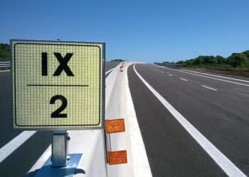 Oristano, turisti in panne salvati da un giovane dopo un incidente in moto