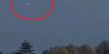 Ancora apparizioni nei cieli della Sardegna: un “ufo” avvistato a La Marinedda