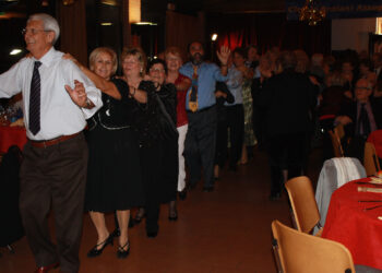 Sarroch, la serata della Terza età senza anziani: “Siamo rimasti fuori”, è guerra