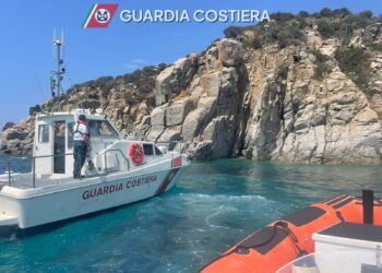 Solanas: ragazzo di 15 anni precipita da uno scoglio a Su Portu: recuperato dalla Guardia Costiera (VIDEO)