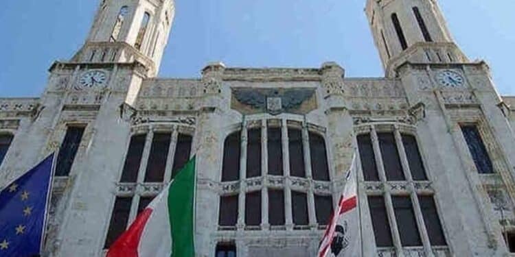 Cagliari, il centrodestra si astiene sul bilancio: “Responsabilità verso la città, non opposizione pregiudiziale”