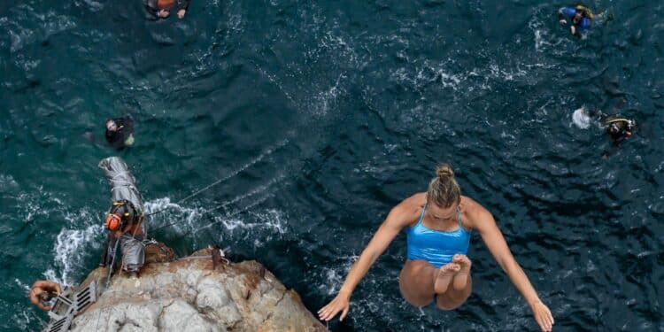 Porto Flavia ha ospitato la prima giornata della Coppa del Mondo di High Diving