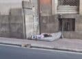Via Maddalena trasformata in un dormitorio a cielo aperto: “Altro che palcoscenico, questo è il vero spettacolo di Cagliari”