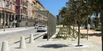 La nuova via Roma bocciata dai cagliaritani: “Peggiorata sotto ogni aspetto, traffico,smog e verde inesistente, 10 milioni buttati”