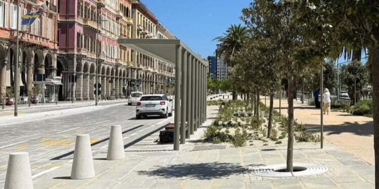 La nuova via Roma bocciata dai cagliaritani: “Peggiorata sotto ogni aspetto, traffico,smog e verde inesistente, 10 milioni buttati”