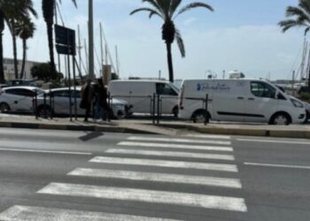 Cagliari, finalmente: dopo mesi di attesa ripristinato il semaforo a metà di via Roma