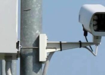 Cagliari, perito 62enne indagato per stalking: spiava la vicina di 31 anni con una telecamera anche dentro casa