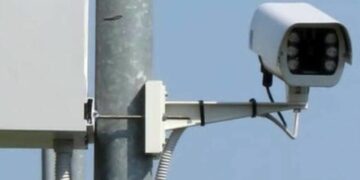 Cagliari, perito 62enne indagato per stalking: spiava la vicina di 31 anni con una telecamera anche dentro casa